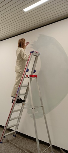 Sarah malt im MWM klein